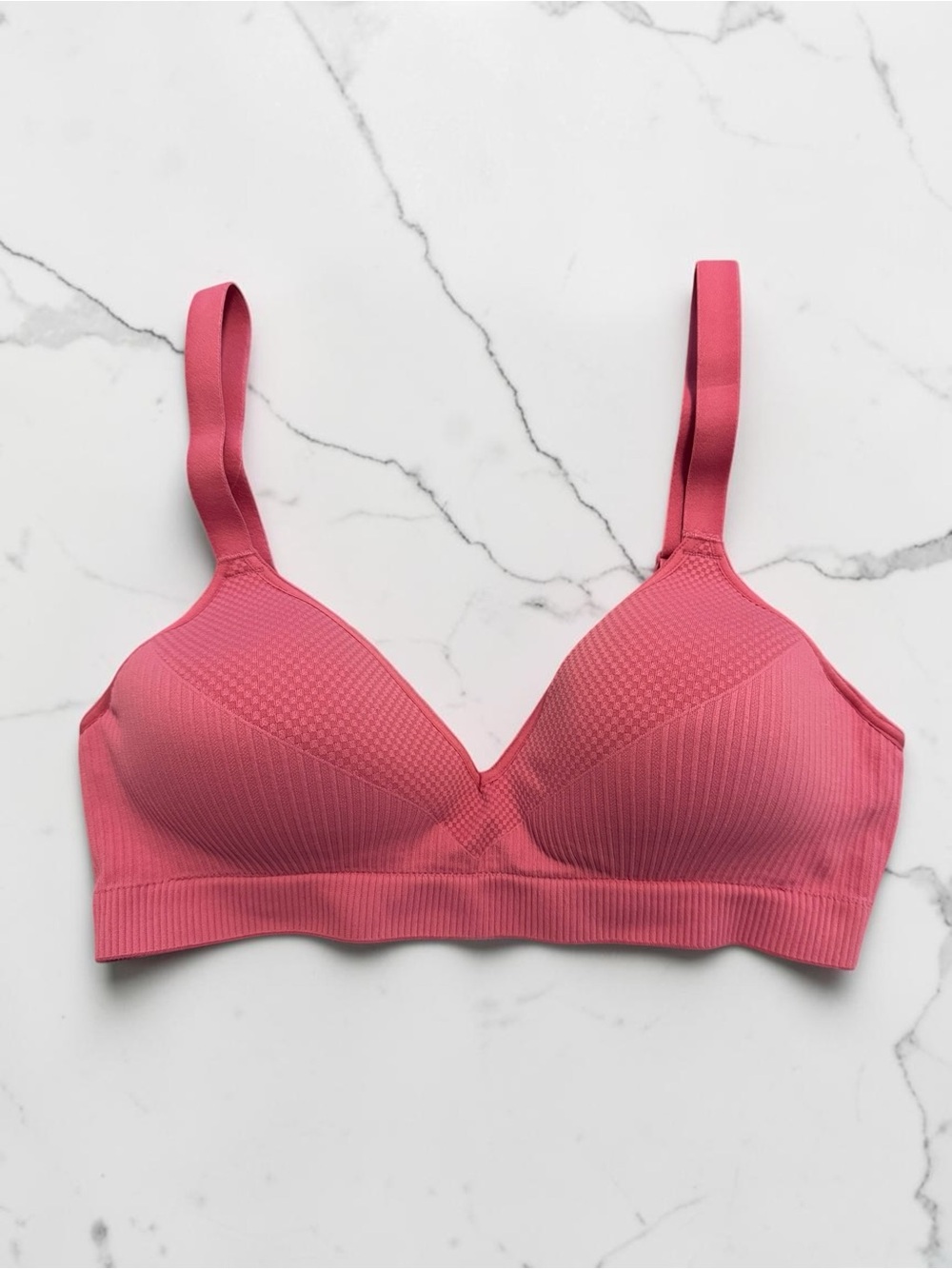 🩷Hanes Pink Wireless Seamless Bra - Supportive Everyday Comfort🩷